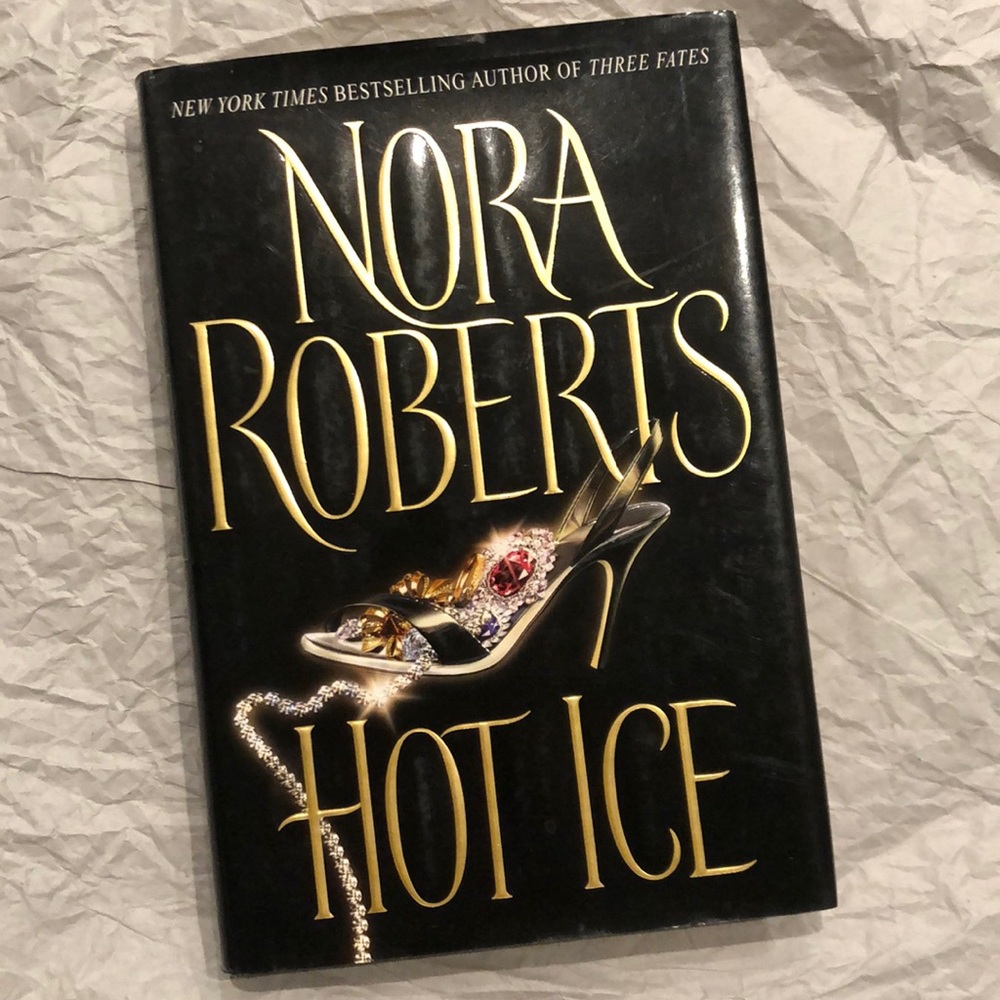 ⭐️3 for $15⭐️ Hardcover | Hot Ice by Nora Roberts